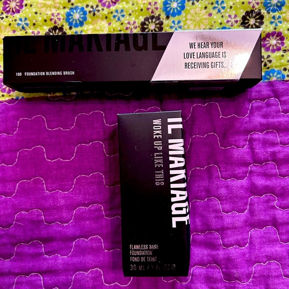 IL MAKIAGE Flawless Base Foundation - Picture 1 of 2